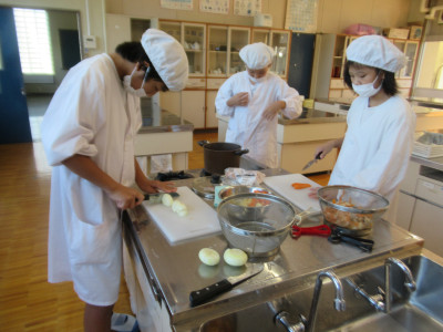 ７組カレー作り (2)